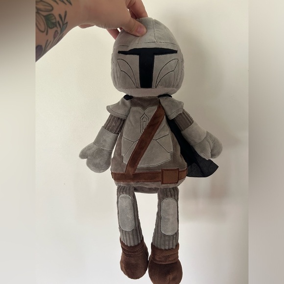 New In Box Star Wars The Mandalorian Scentsy Buddy & Air of Adventure Scent Pak - Picture 7 of 12